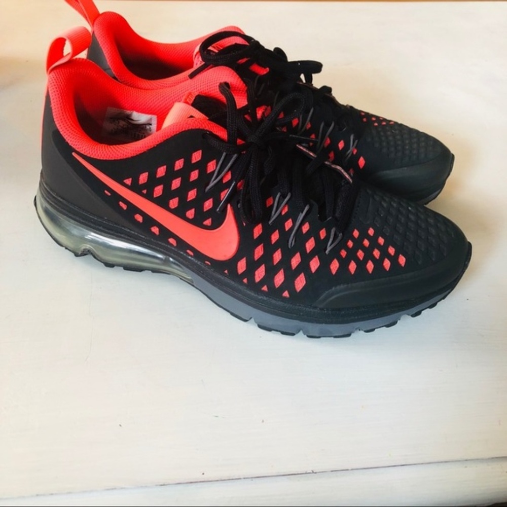 Nike Air Max men’s sneakers black size 8.5